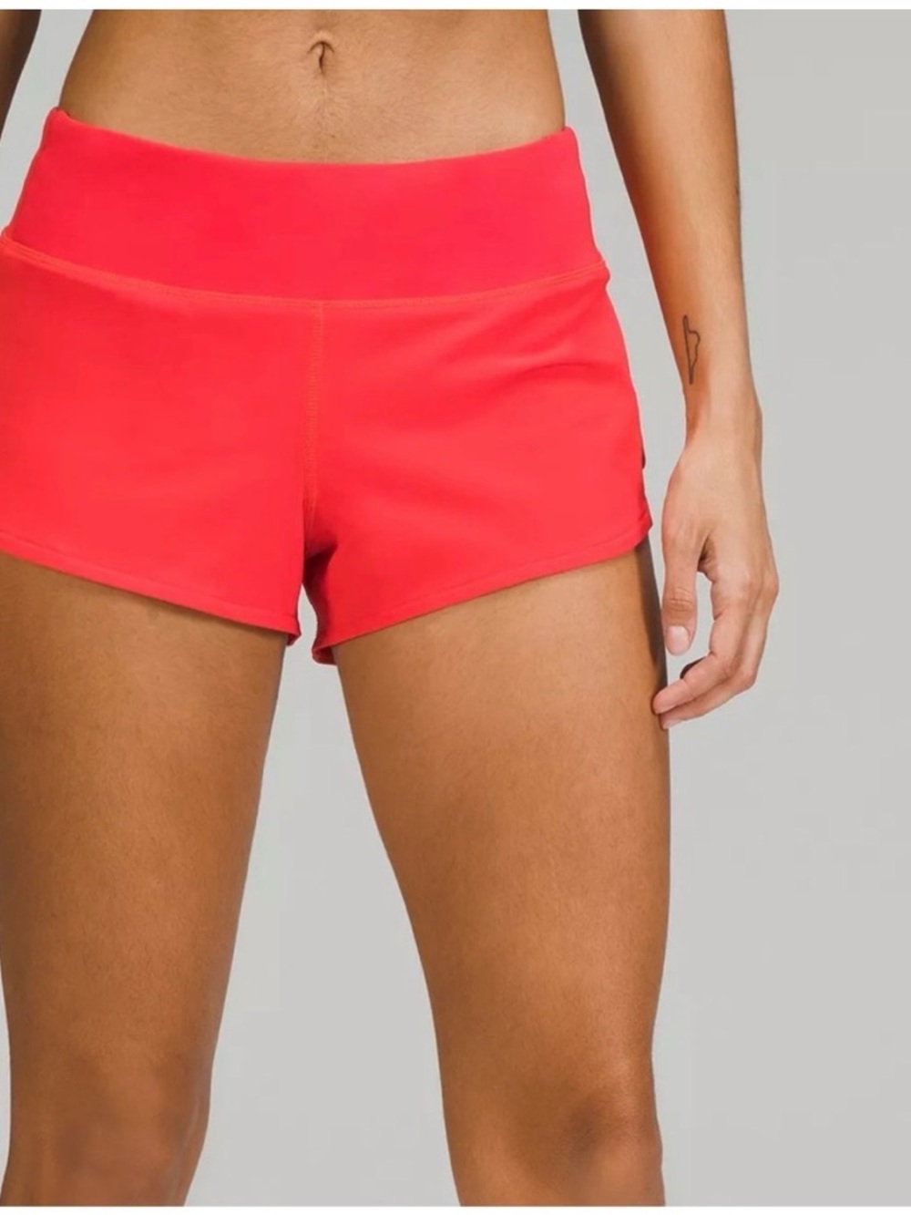 Lululemon Speed Up Low-Rise Lined Short 2.5" in Carnation Red
